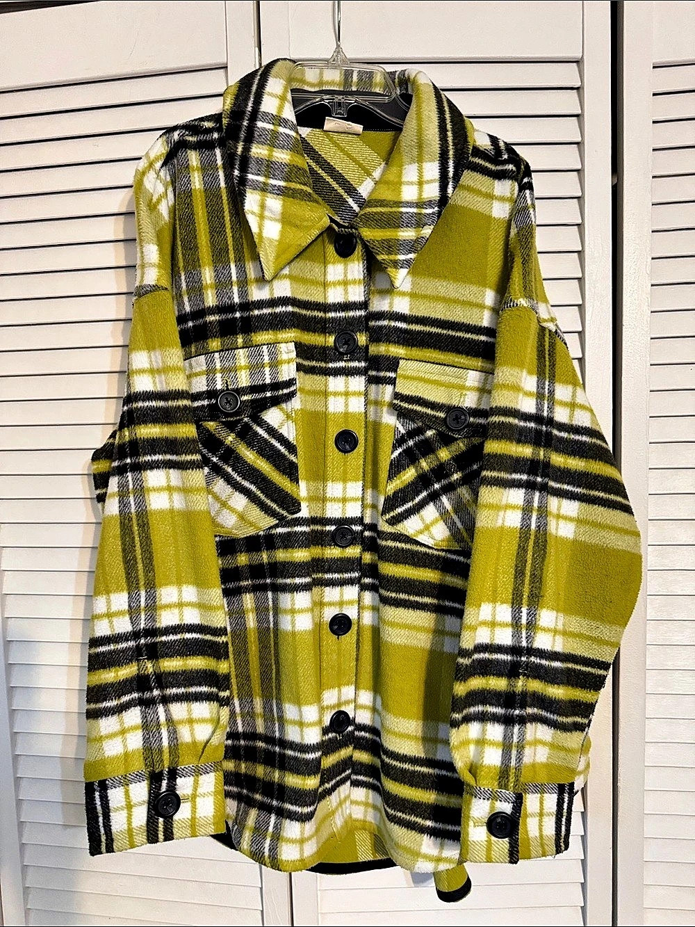 a.n.a Plaid Shirt Jacket in Green & Black Like New